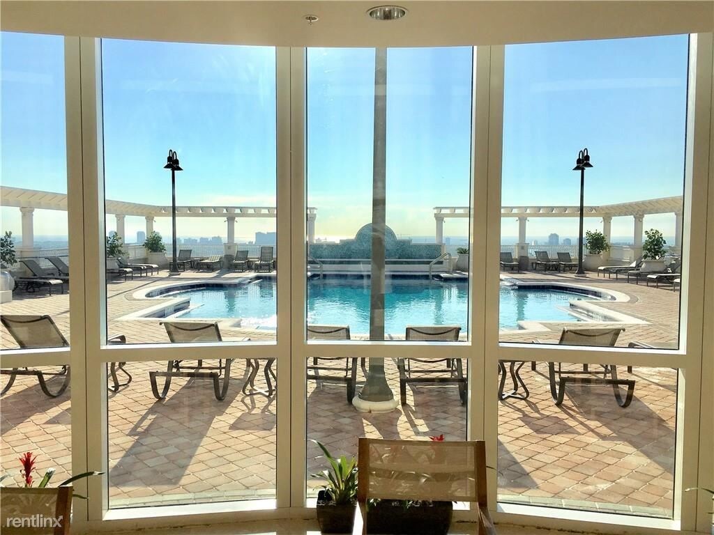 Foto principal - 2 br, 2 bath Condo - 540 SE 3rd Ave