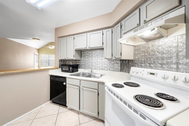 Building Photo - 10630 Westbrae Pkwy