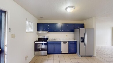 Building Photo - 3410 Thaxton Ave SE
