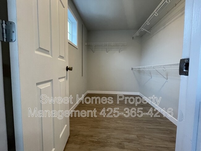 Building Photo - 14644 50th Ave NE