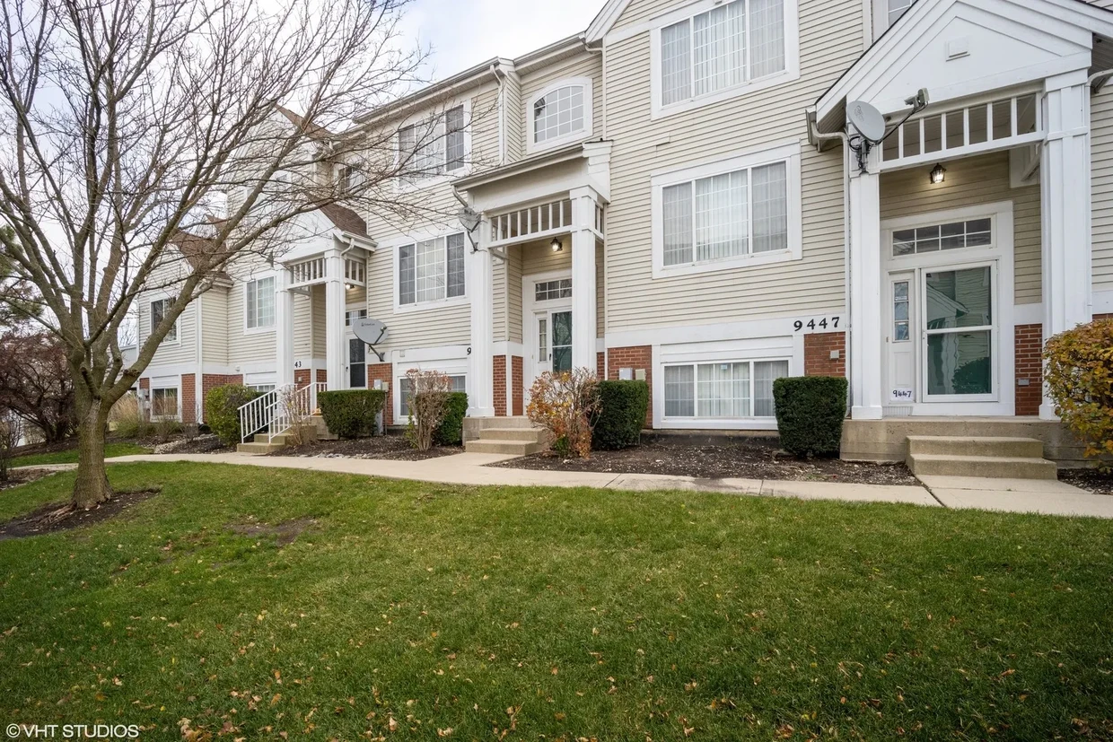 9445 Harrison St, Des Plaines, IL 60016 - Townhome Rentals in Des ...