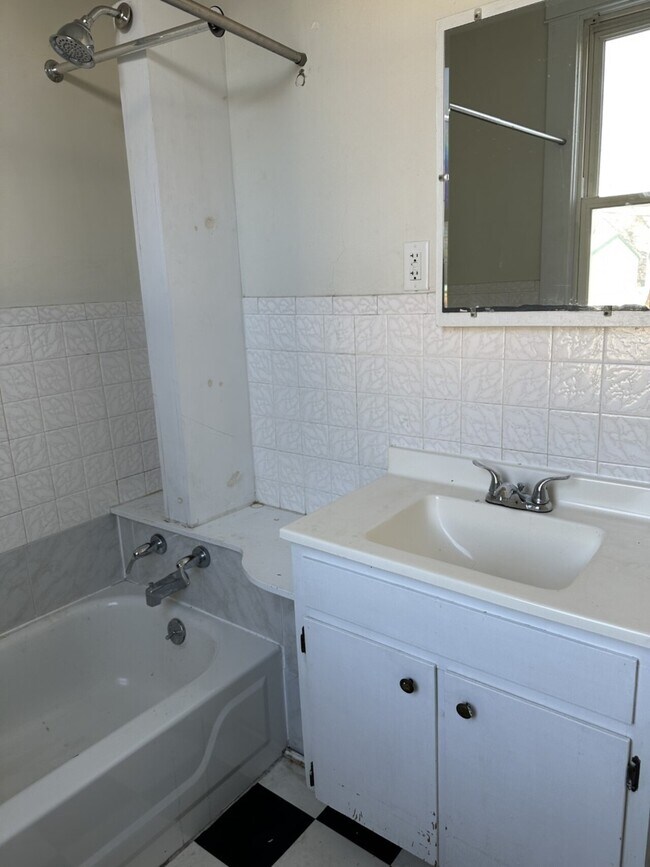 Building Photo - 2907 Angelique Street