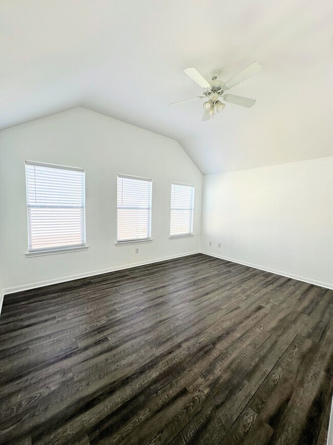 Dormitorio principal - 2213 Naomi St