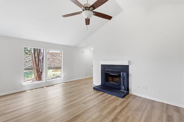Foto del edificio - 102 Pinyon Ln