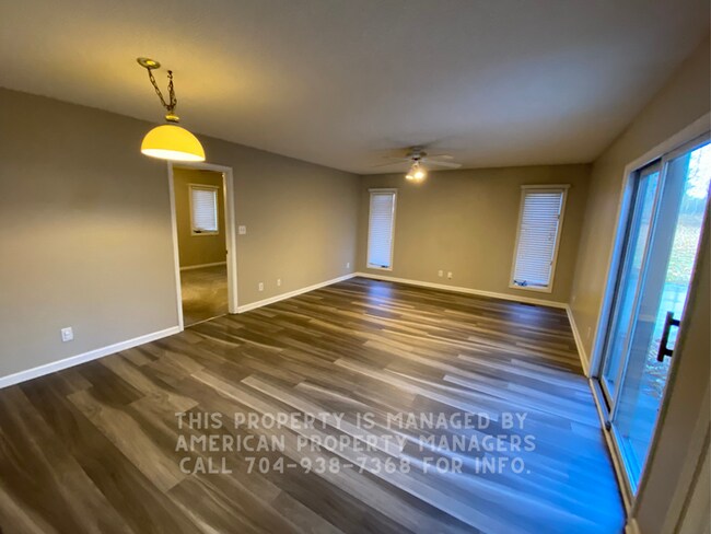 Foto del edificio - 152 Purple Finch Ln