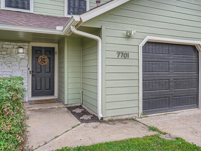 Foto del edificio - 7701 Copano Dr