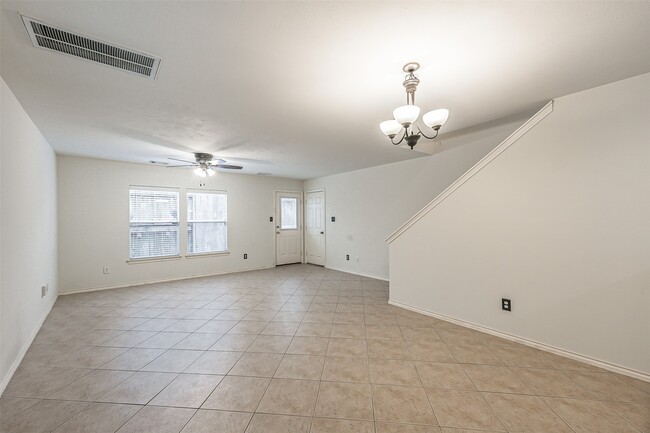 Building Photo - 1726 Redwing Pines Dr