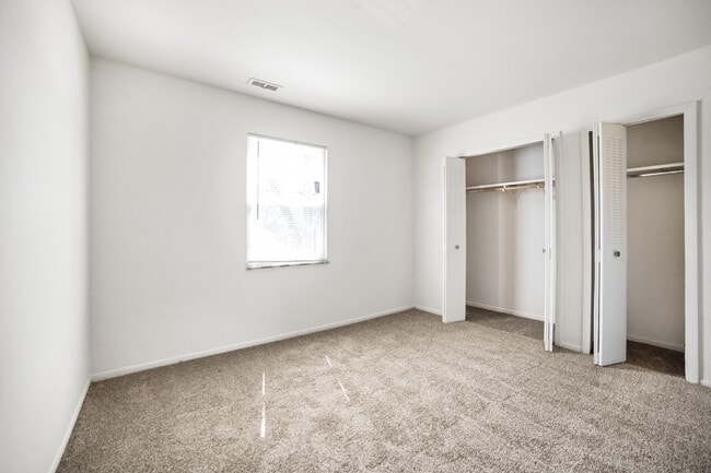 Building Photo - Somerset Apartments