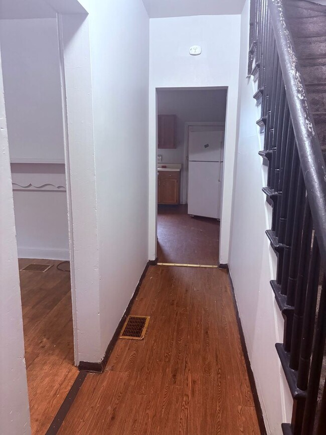 Building Photo - Section 8 Allowed-4 Bedroom 1 Bath House, Garage, Fenced Yard-York City SD