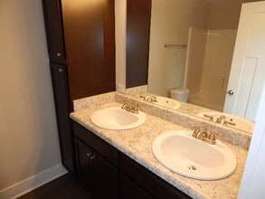 Building Photo - 401 Bee Cv Wy