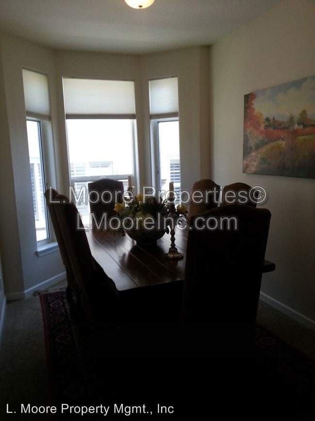 Building Photo - 135 3rd St