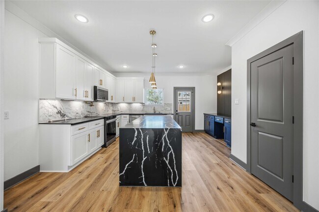 Foto del edificio - 7949 Attwater St