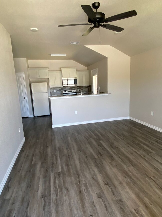Building Photo - 130 Wind Ridge