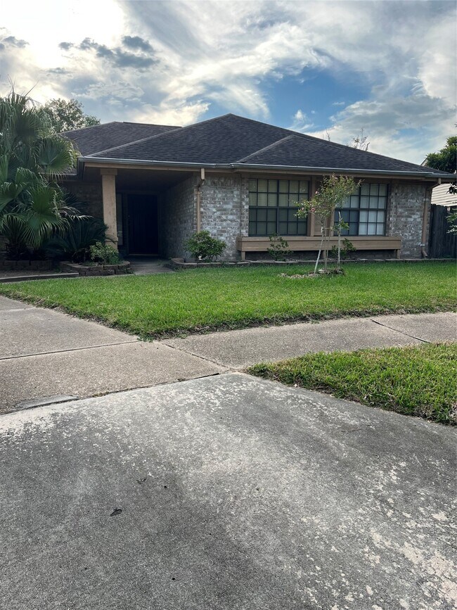 Foto del edificio - 8014 Fresno Dr