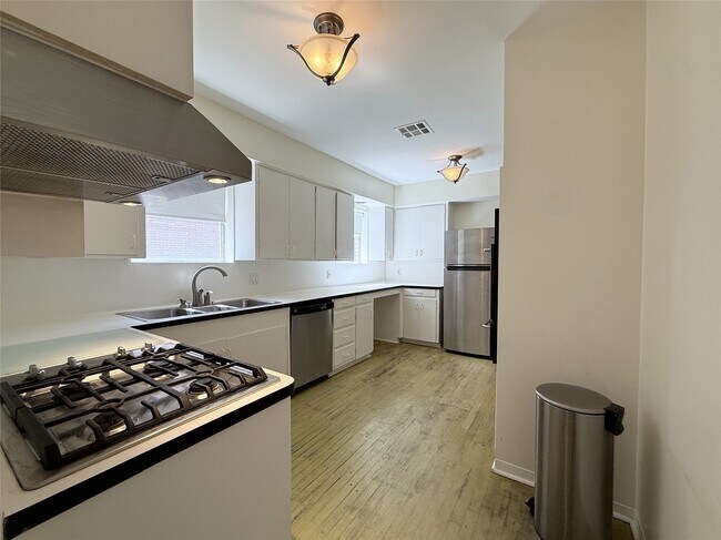 Foto del edificio - 2312 Quenby St