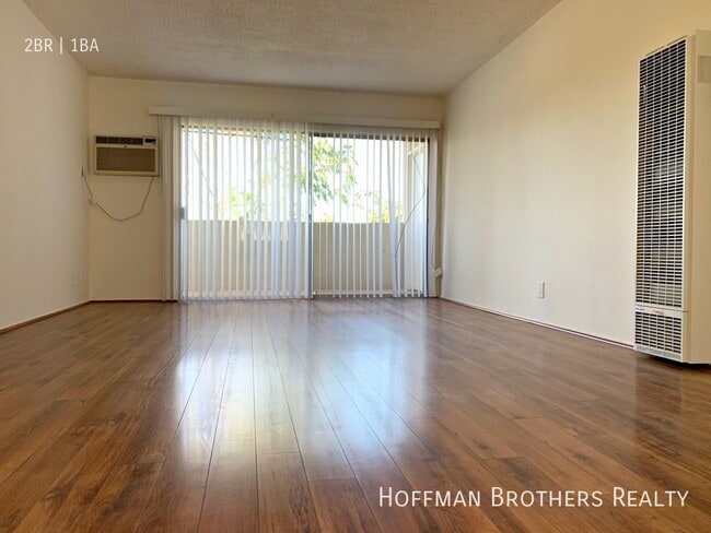 Foto del edificio - 1521 E Windsor Rd