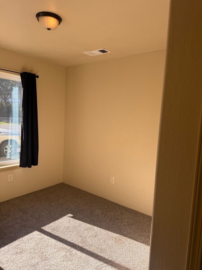 Foto del edificio - 2BED 2.5 BATH - TOWNHOME IN A QUIET NEIGHBORHOOD