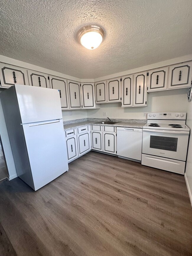 Building Photo - 2BR apartment in Beaver, PA!!  Prime Location!! Corner of Market and 5th