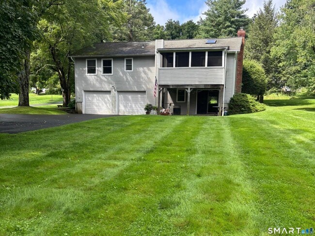 Foto del edificio - 31 Old Hawleyville Rd