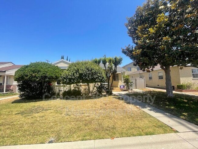 Building Photo - 17026 CRENSHAW BLVD