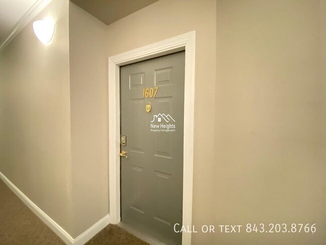 Building Photo - 1607 Cambridge Lakes Dr