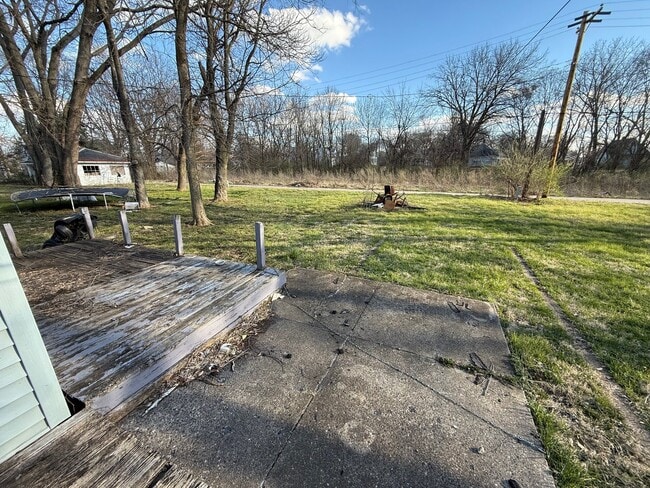 Foto del edificio - 803 E Whitmer St