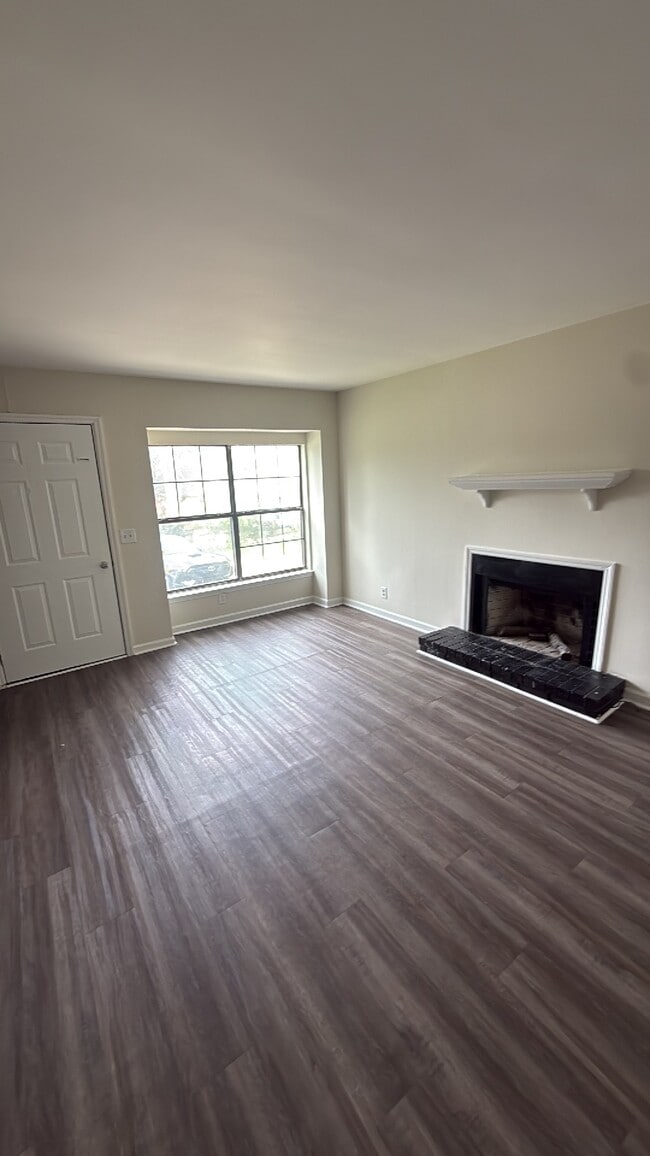 Building Photo - 3006 Woodymore Pl