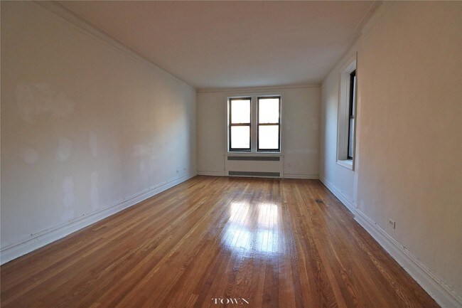 Foto del edificio - 6812 Yellowstone Blvd