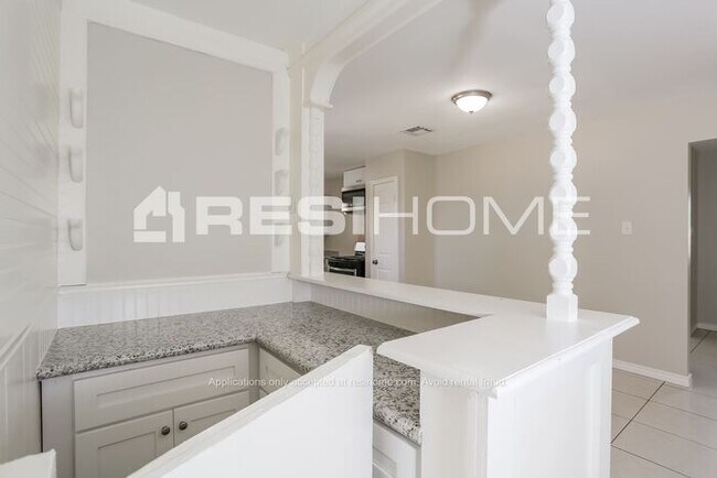 Foto del edificio - 8906 Klondike St