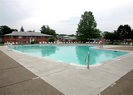 Piscina - Greystone Apartments