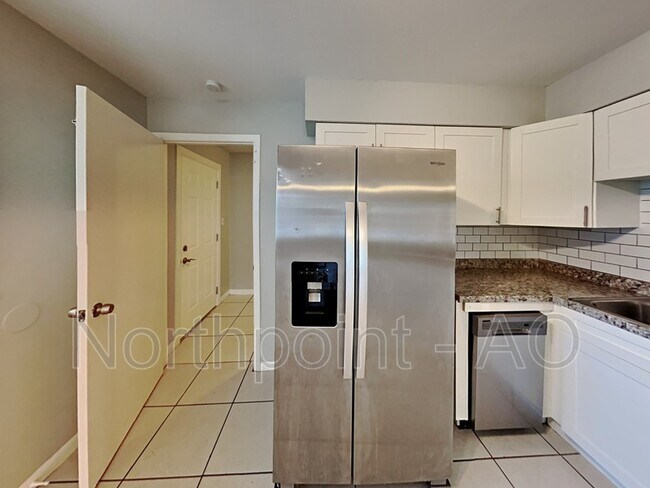 Foto del edificio - 8922 N Dexter Ave