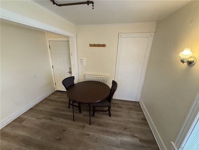 Foto del edificio - 65 Ford Ave