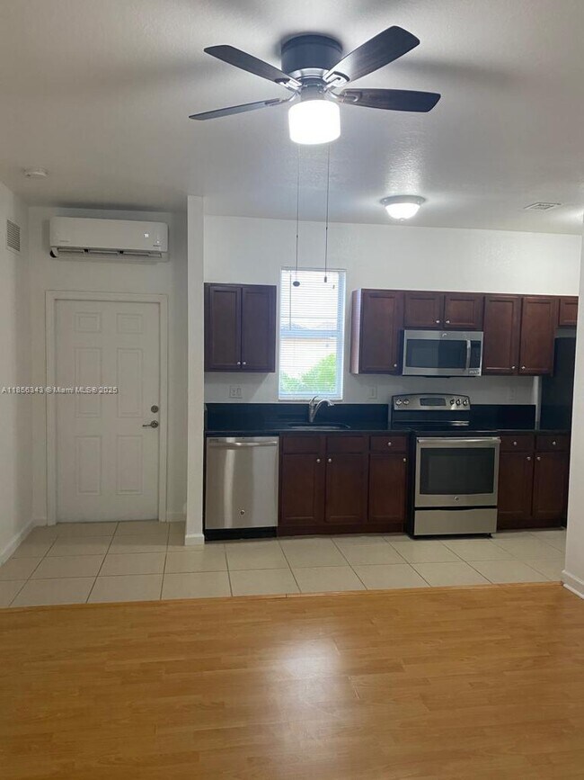 Building Photo - 17165 SW 92nd St