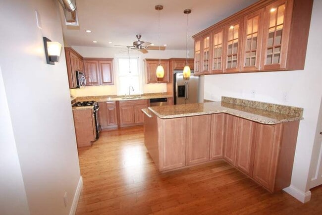 Luxury Kitchen - 176 Dwight St