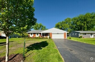 Building Photo - 5247 Silvertown Dr