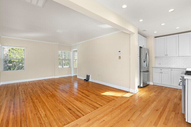 Foto del edificio - Charming 1 Bed / 1 Bath Detached Unit in P...