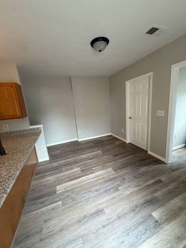 Foto del edificio - 843 Lanvale St