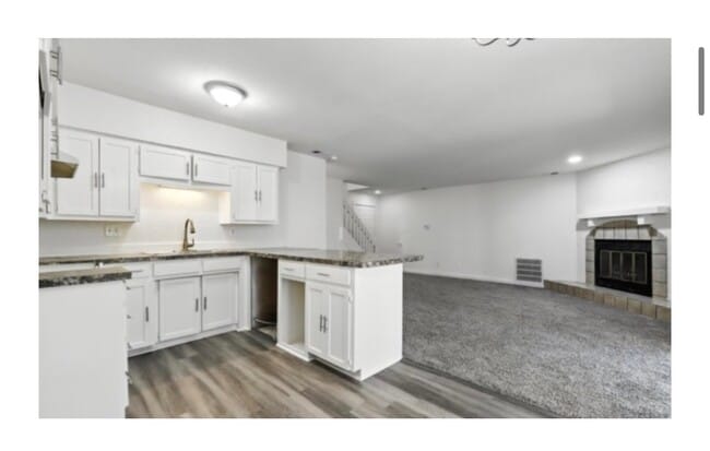 Building Photo - Westwind Manor