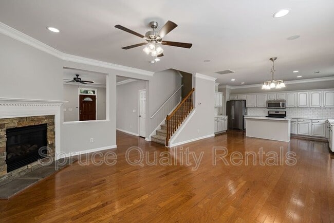 Photo - 206 Northlands Dr House