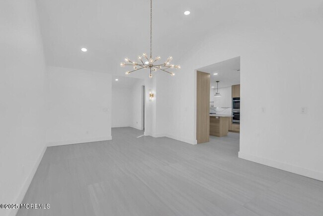 Building Photo - 1 Robin Dr