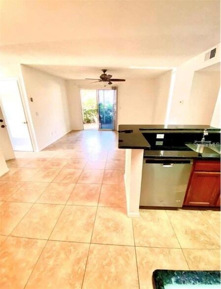 Foto del edificio - 6076 Westgate Dr