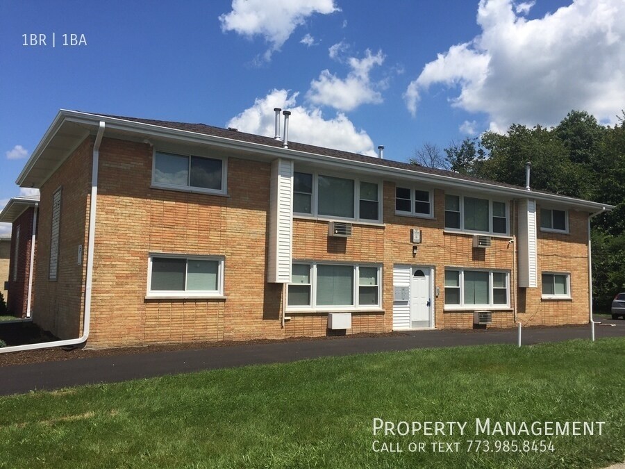 Primary Photo - Completely Remodeled 1st Floor Corner Apar...