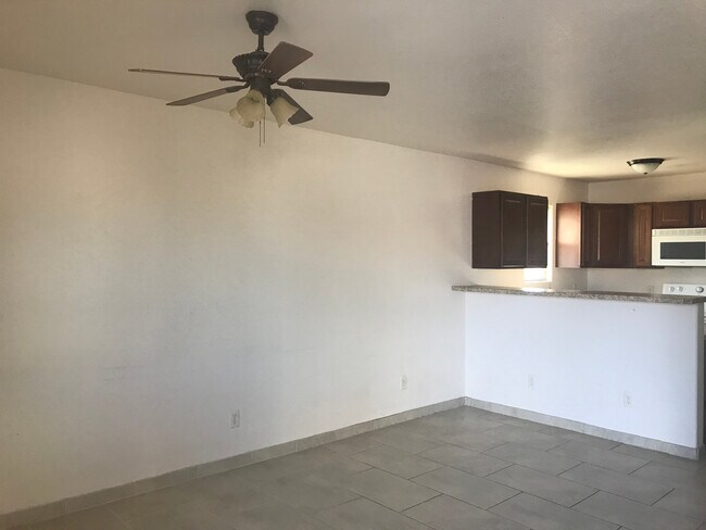 Foto del edificio - Great newer 2/3 close to everything