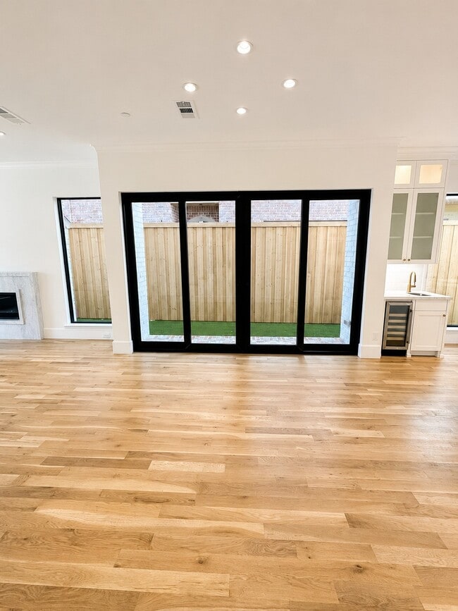 Foto del edificio - 3529 Asbury St