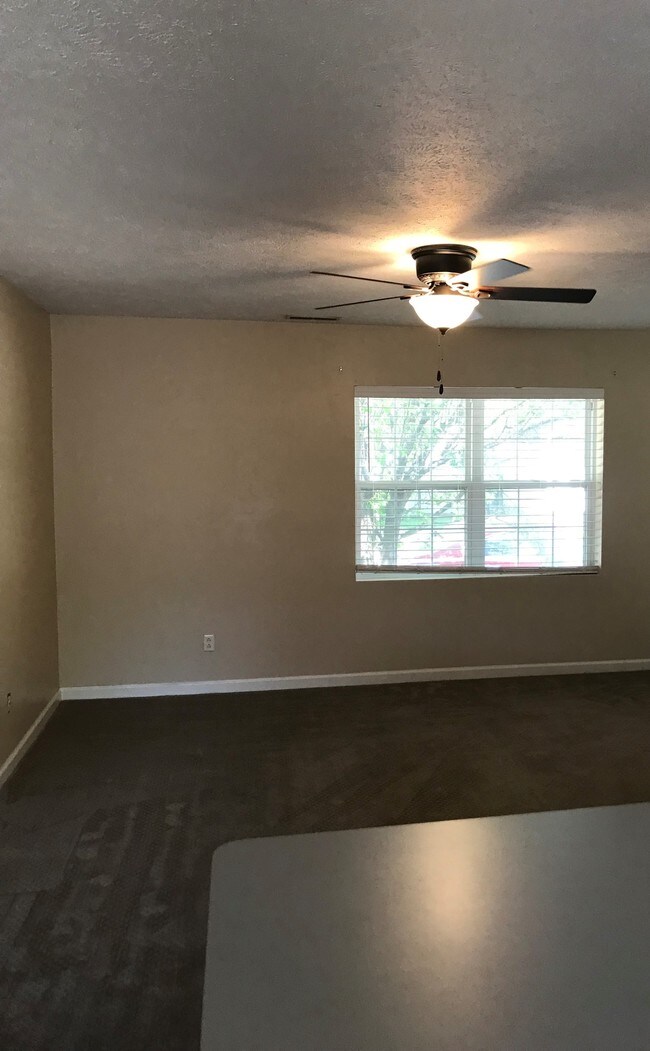 Foto del edificio - 523 Ogara W St