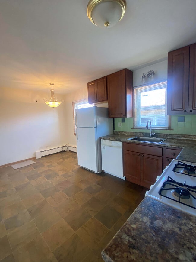 Building Photo - 5757 N Elston Ave