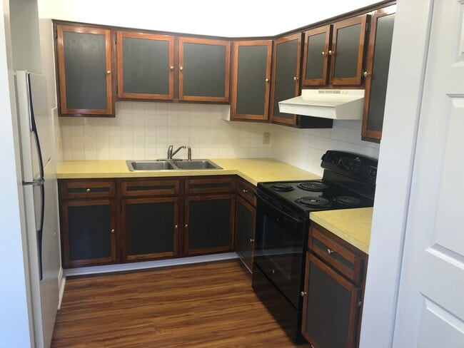 Foto del edificio - 1832 Brewster Creek Rd