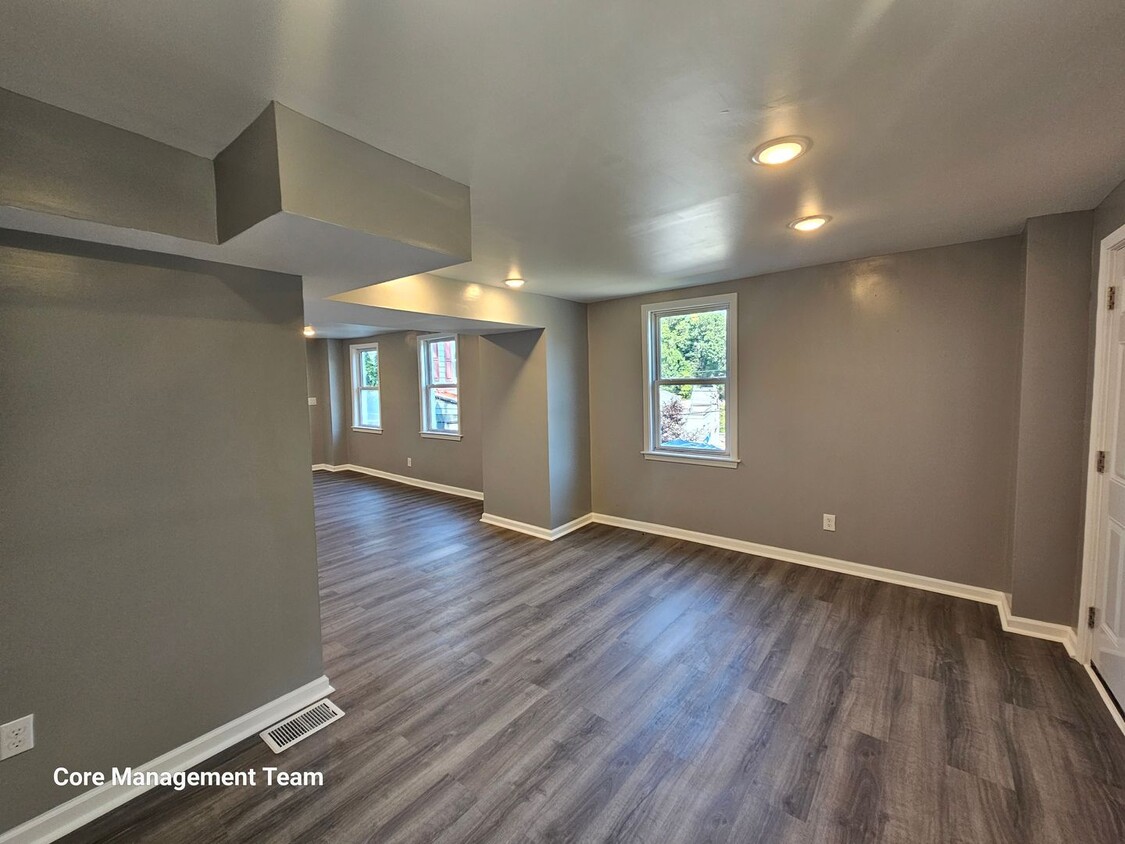 Primary Photo - Fully Renovated 4 bedroom 1 bath home in B...