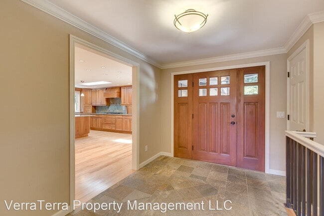 Building Photo - 5 br, 3 bath House - 2210 95th Ave. NE.