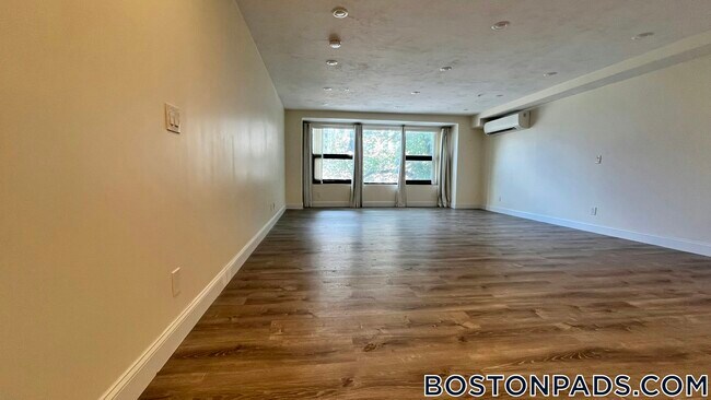 Foto del edificio - 1028a Commonwealth Ave